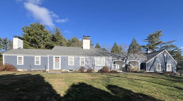 2 Perkins Row, Topsfield, MA 01983