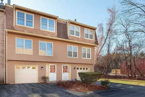 54 Heritage Dr #54, Tewksbury, MA 01876