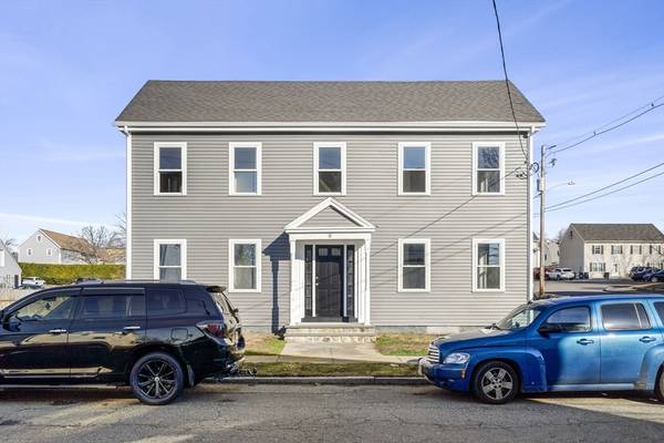 8 Elm St, Peabody, MA 01960