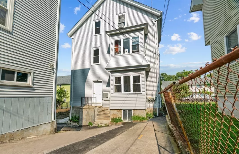 558 Third #1, Fall River, MA 02721