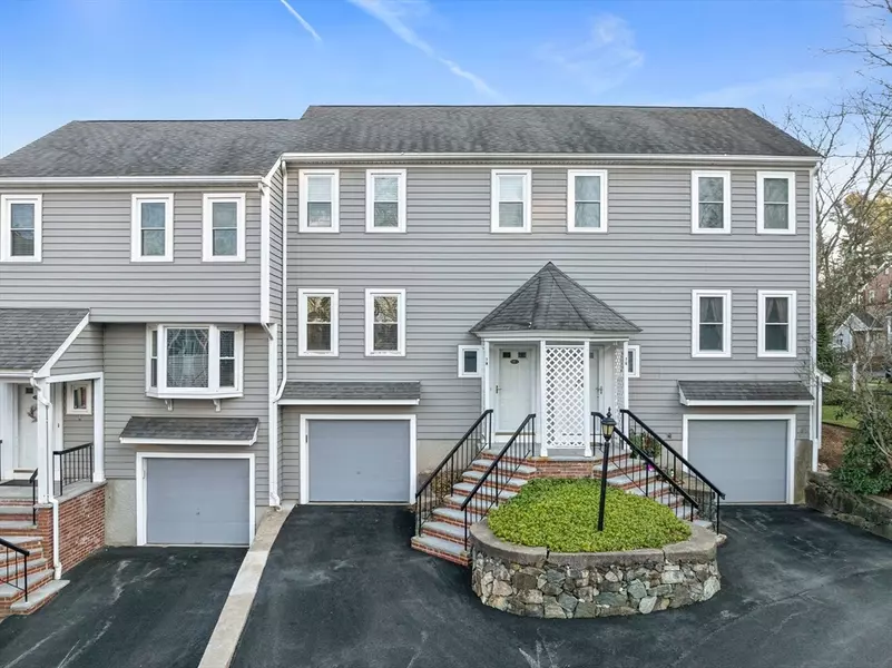 84 Walpole St #7M, Canton, MA 02021