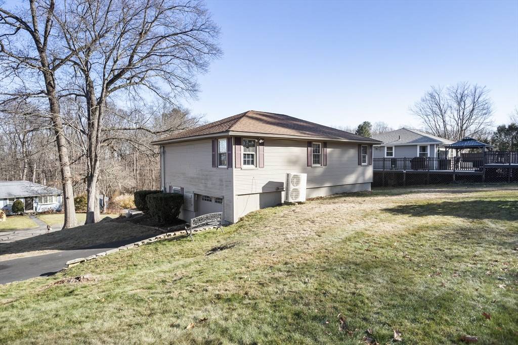 Millbury, MA 01527,4 Louis Ballard Ln
