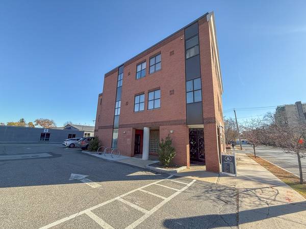 19-21 Broadway, Arlington, MA 02474