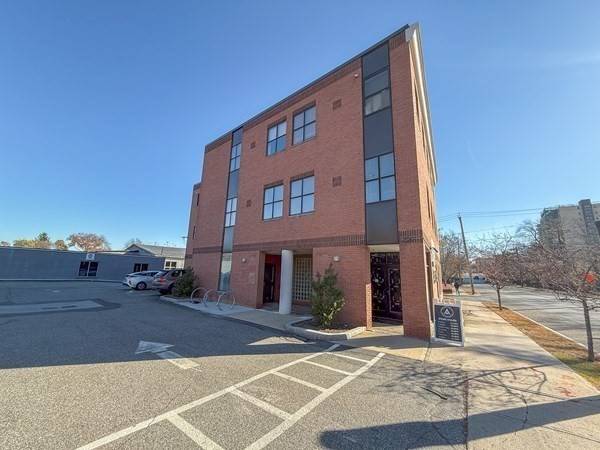 23 Broadway, Arlington, MA 02474