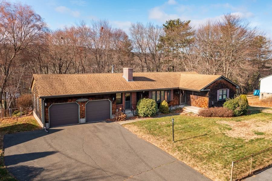 59 Strawberry Hill Rd, Agawam, MA 01030