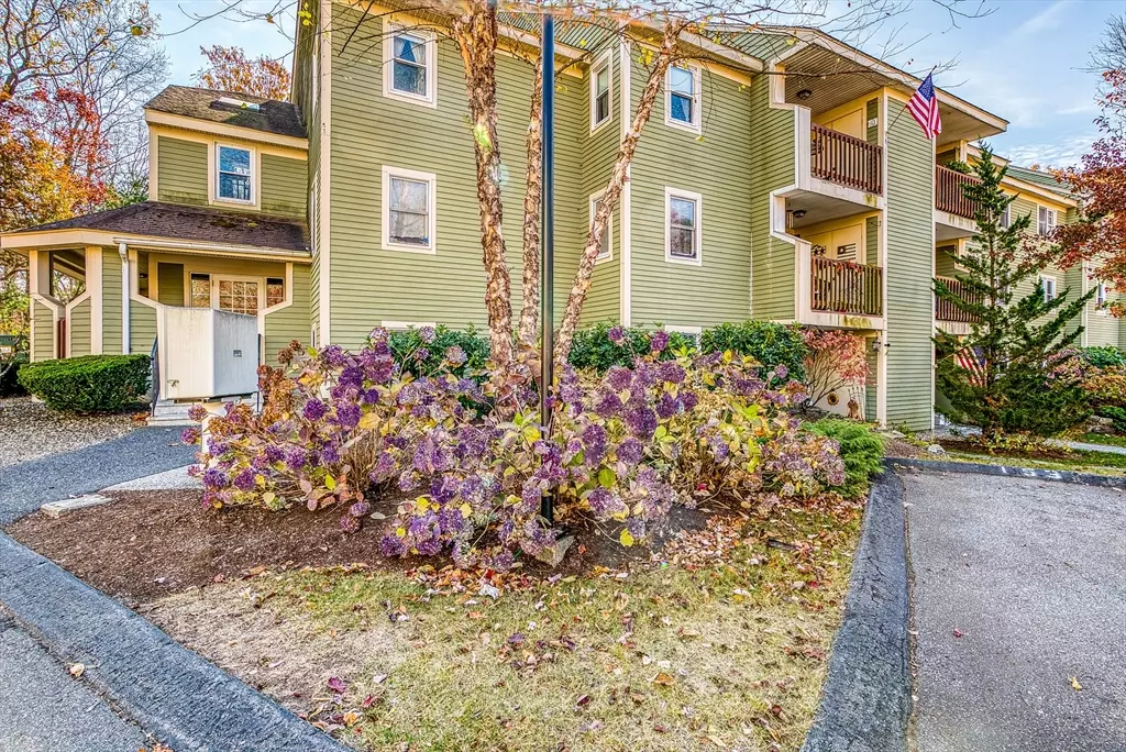 Northbridge, MA 01588,152 Heritage Dr #152