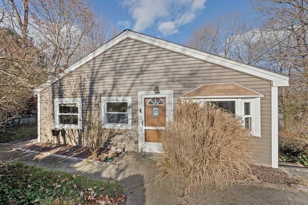 76 Overlook Rd, Weymouth, MA 02189