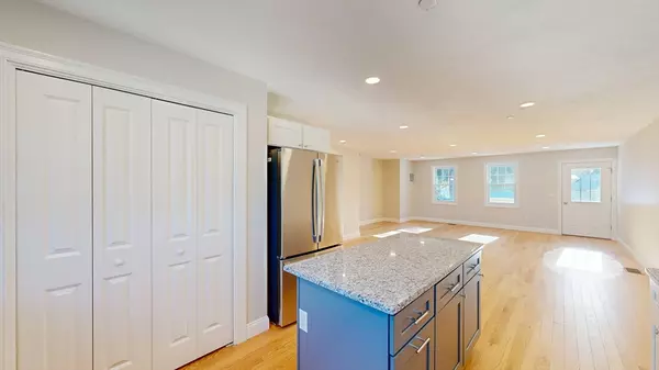 Taunton, MA 02780,44 Dean St #303