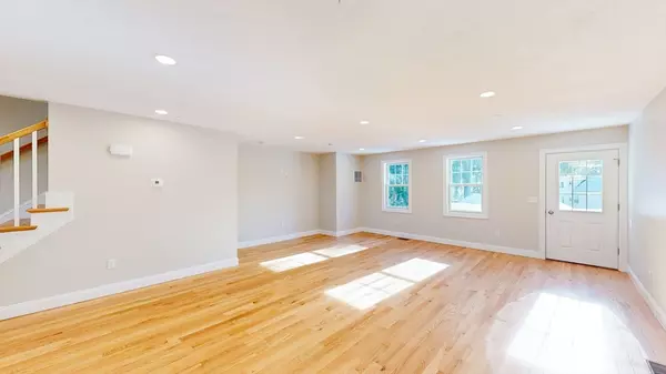 Taunton, MA 02780,44 Dean St #304