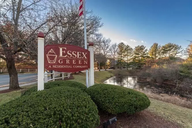 43 Essex Green Lane #43, Peabody, MA 01960