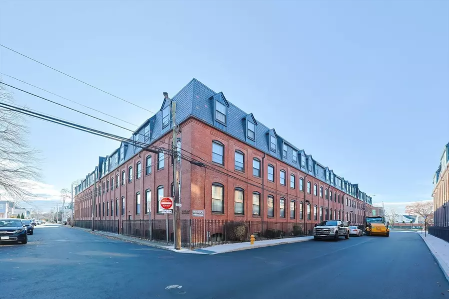 10 Weston Ave #327, Quincy, MA 02170