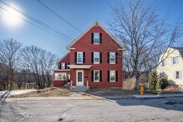 89 Maple St, Gardner, MA 01440