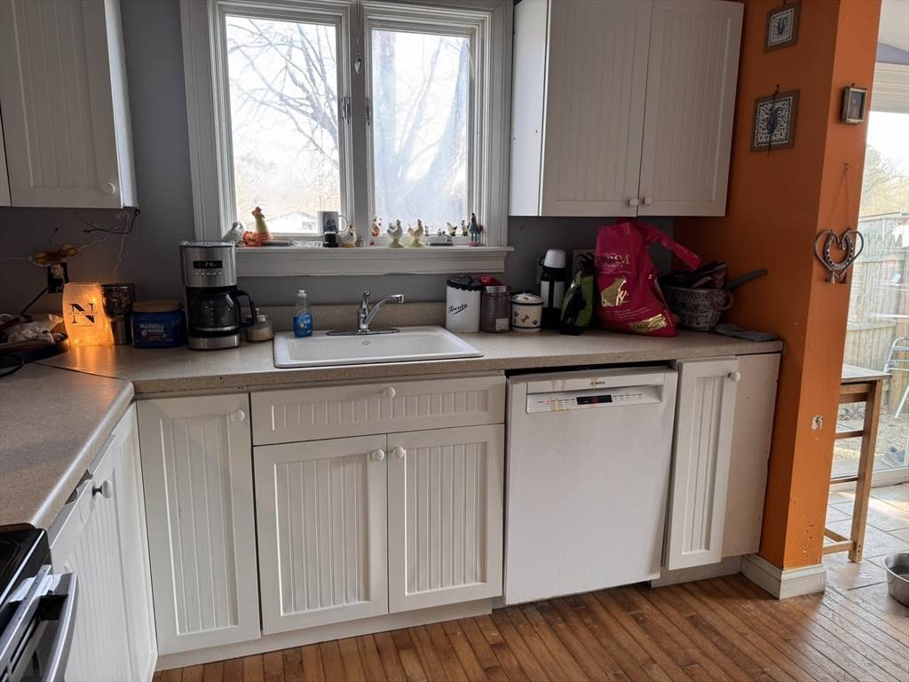 Falmouth, MA 02536,365 Old Barnstable Rd
