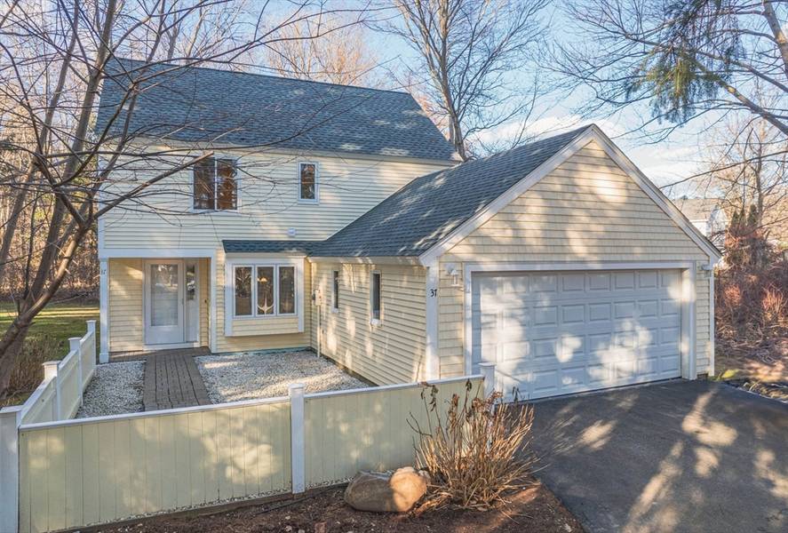 37 Abbott St, North Andover, MA 01845