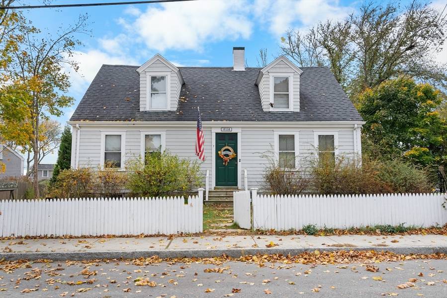 7 Pearl Street, Mattapoisett, MA 02739