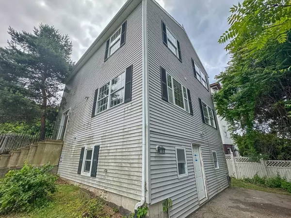 Worcester, MA 01604,20 Groton Pl