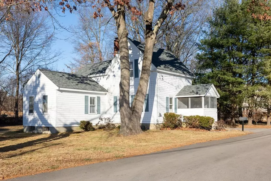 4 County Ln, Easton, MA 02375