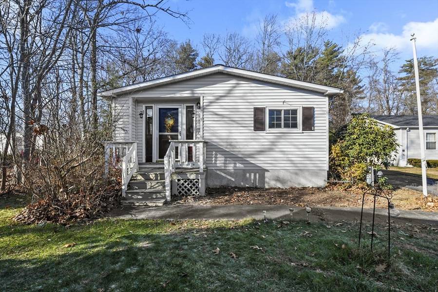 6 Hornbeam Street, Rockland, MA 02370