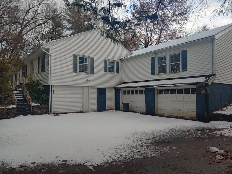 575 North St, Agawam, MA 01030