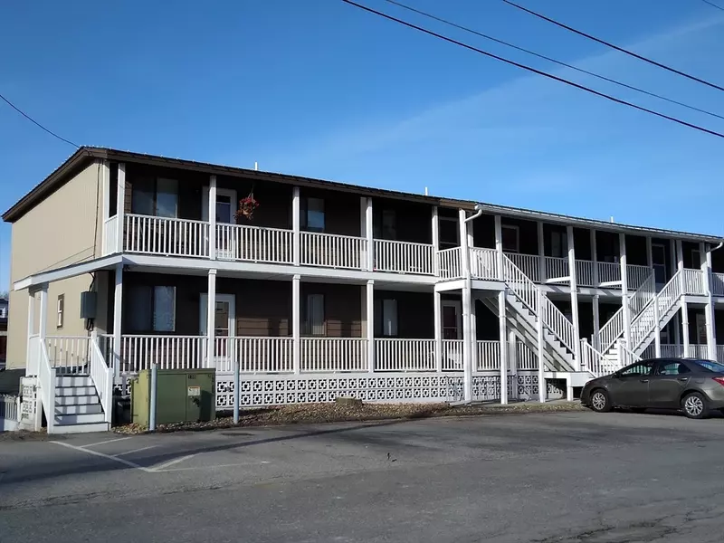 1 Hotel Place #4, Pepperell, MA 01463