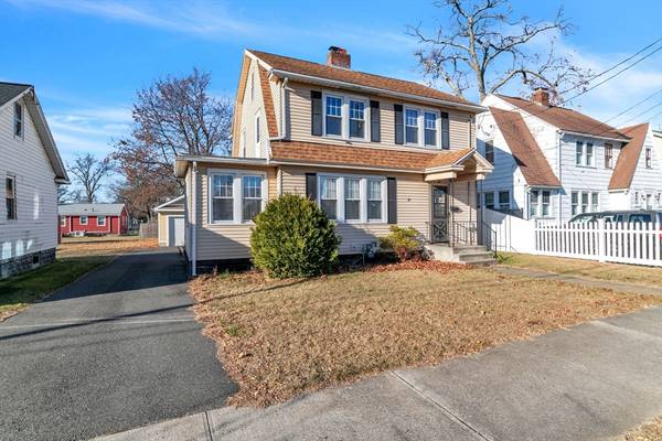 88 Redlands St, Springfield, MA 01104