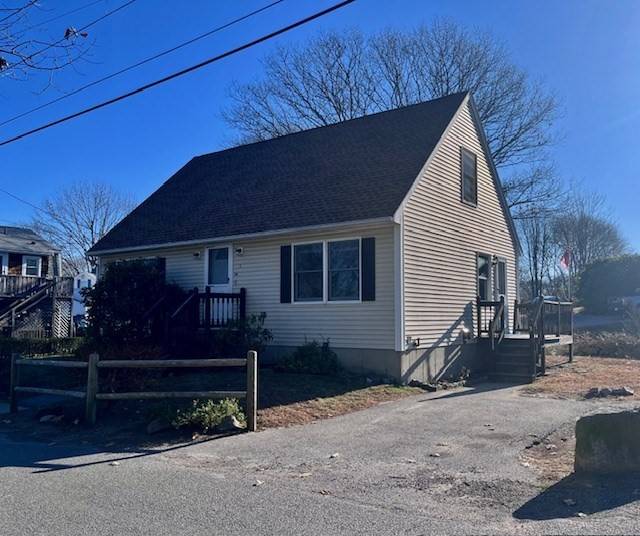 3 Tarrs Lane West, Rockport, MA 01966