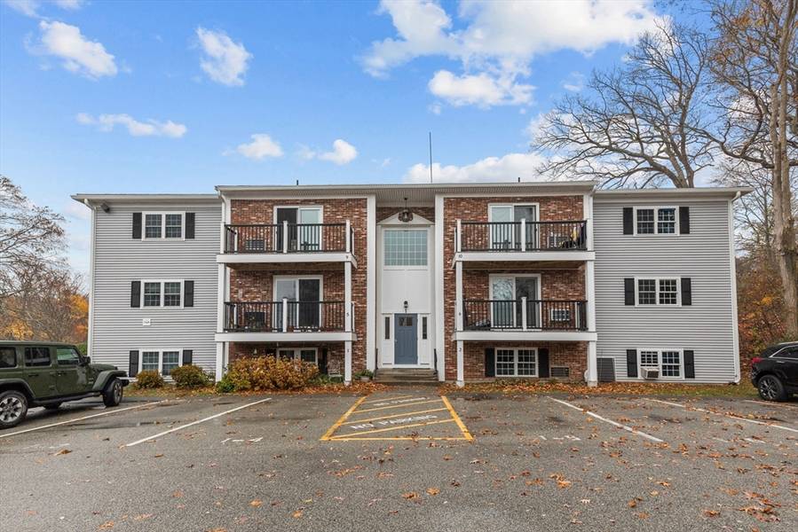 3 Chapel Hill Dr #6, Plymouth, MA 02360