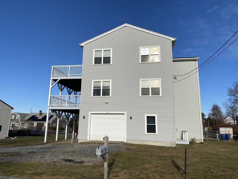 18 Bernese St, Fairhaven, MA 02719