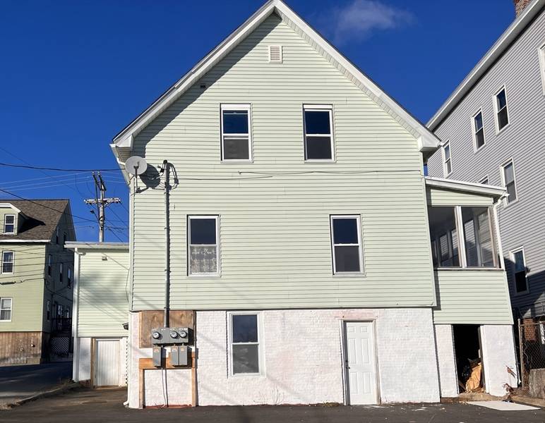 56 Baker St, Gardner, MA 01440