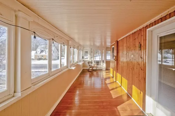 Westfield, MA 01085,60 Mill St