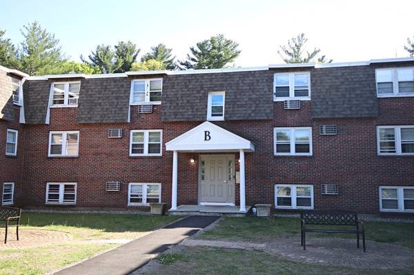 870 Haverhill St #3B, Rowley, MA 01969