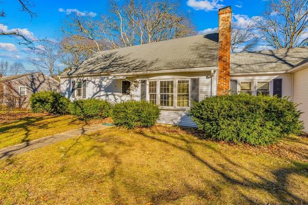 12 Hidden Acres Ave, Yarmouth, MA 02673