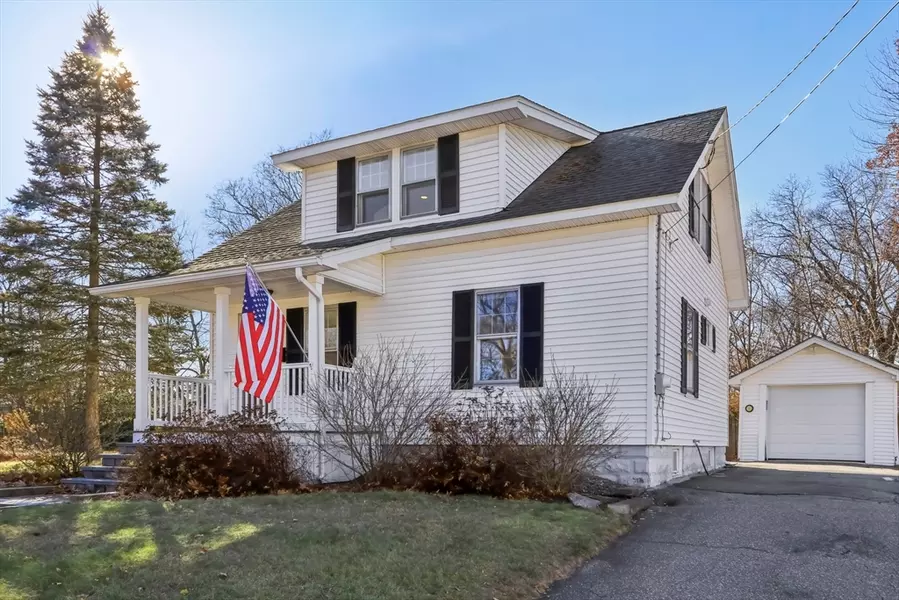 49 Edgemere Blvd, Shrewsbury, MA 01545