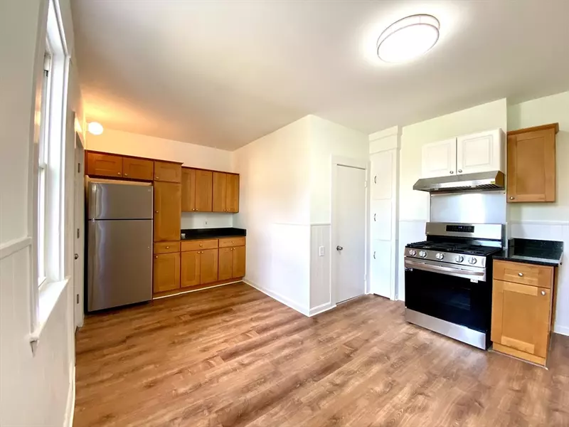 82 Crescent #82, Newton, MA 02466