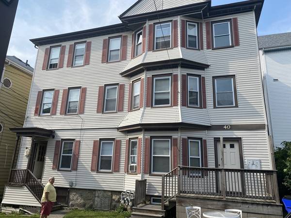 Fall River, MA 02721,40 Park St #2