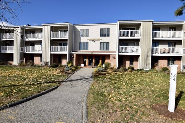 Orleans, MA 02653,24 Old Colony Way #10