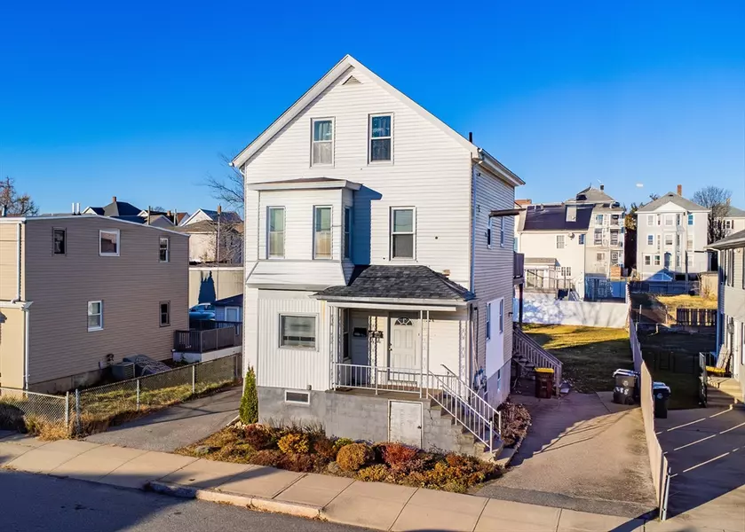 224 Grinnell St, Fall River, MA 02721