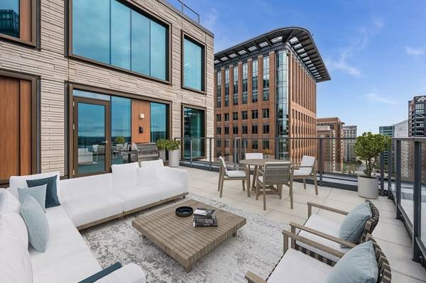 135 Seaport Blvd #1810, Boston, MA 02210