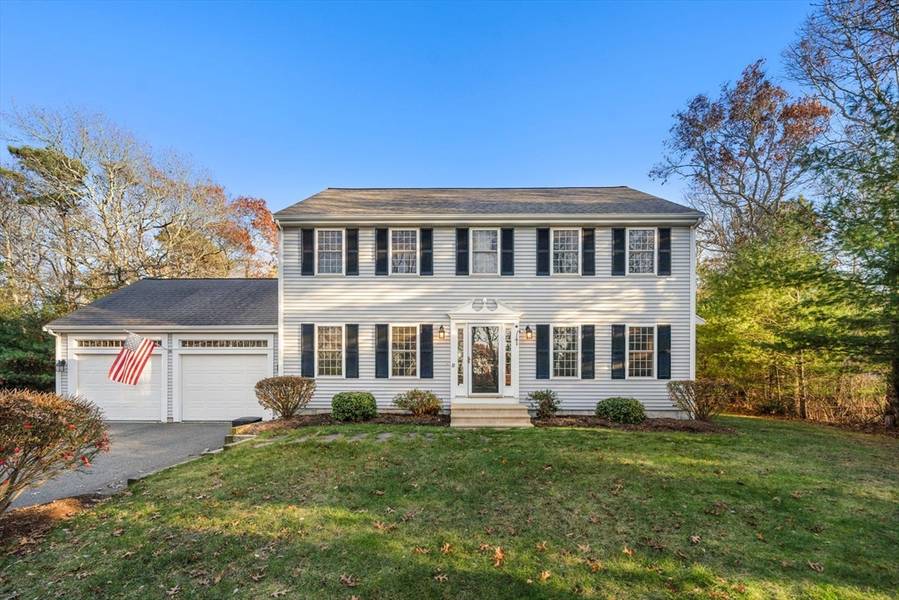 18 Cedar Oaks Dr, Plymouth, MA 02360