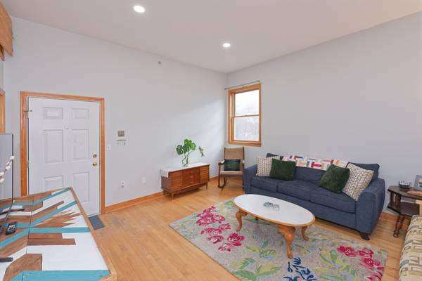 30 High St #2, Hudson, MA 01749