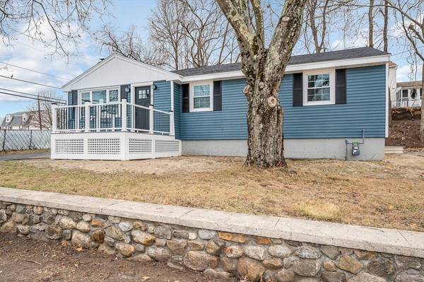 3 Derry Rd, Methuen, MA 01844