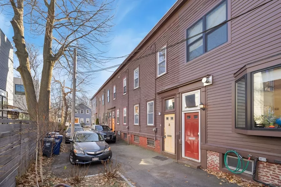 5 Livermore Pl, Cambridge, MA 02141