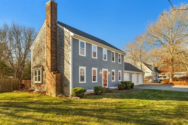 33 Dogwood Dr, Sandwich, MA 02644