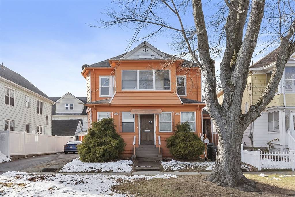 35 Sherman Ave,  Chicopee,  MA 01013