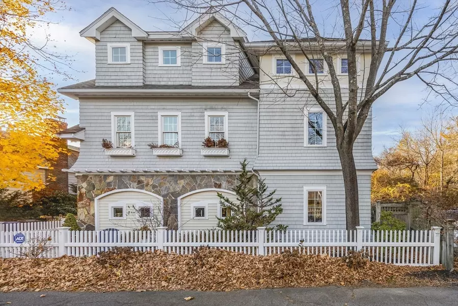 10 Risley Road, Marblehead, MA 01945