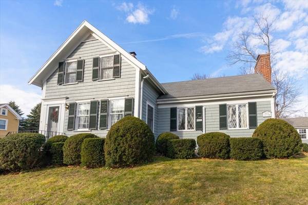 7 Kents Ln, Hingham, MA 02043