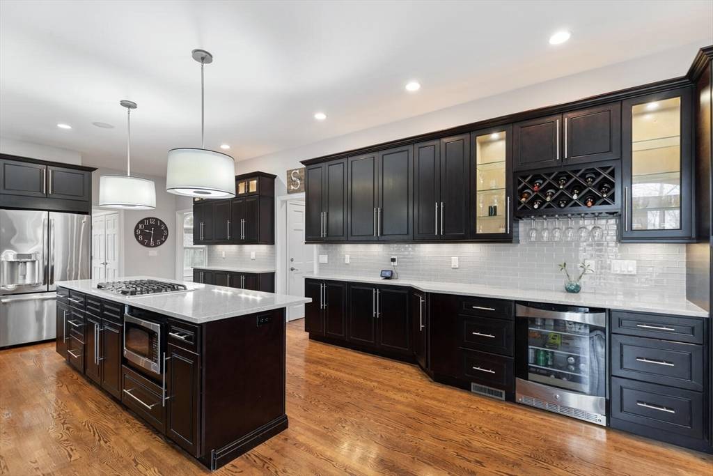 Danvers, MA 01923,7 Burnham Ln