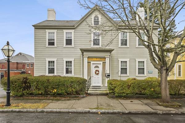 34 7th St, New Bedford, MA 02740