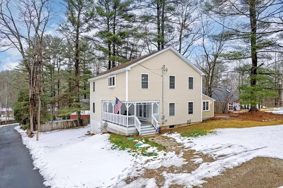 63 S Cottage Rd, Holland, MA 01521