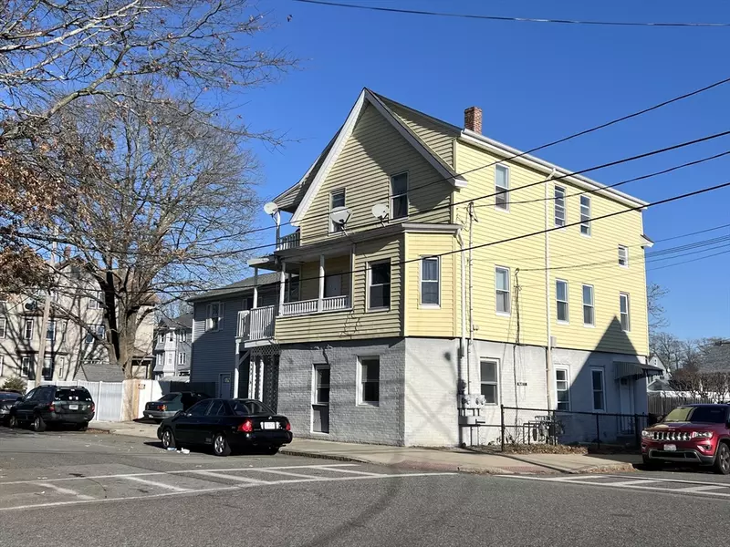 73 Home St, Fall River, MA 02720